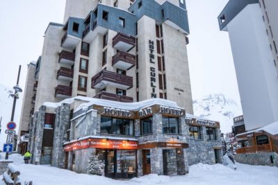 Europe's biggest gay ski week | European Snow Pride in Tignes | Host hotel Curling